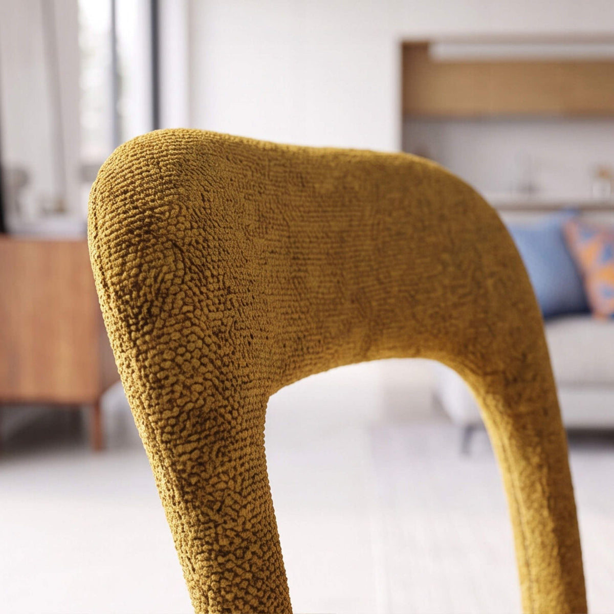 Silla de comedor Horsens mostaza | Tapizada y Apilable
