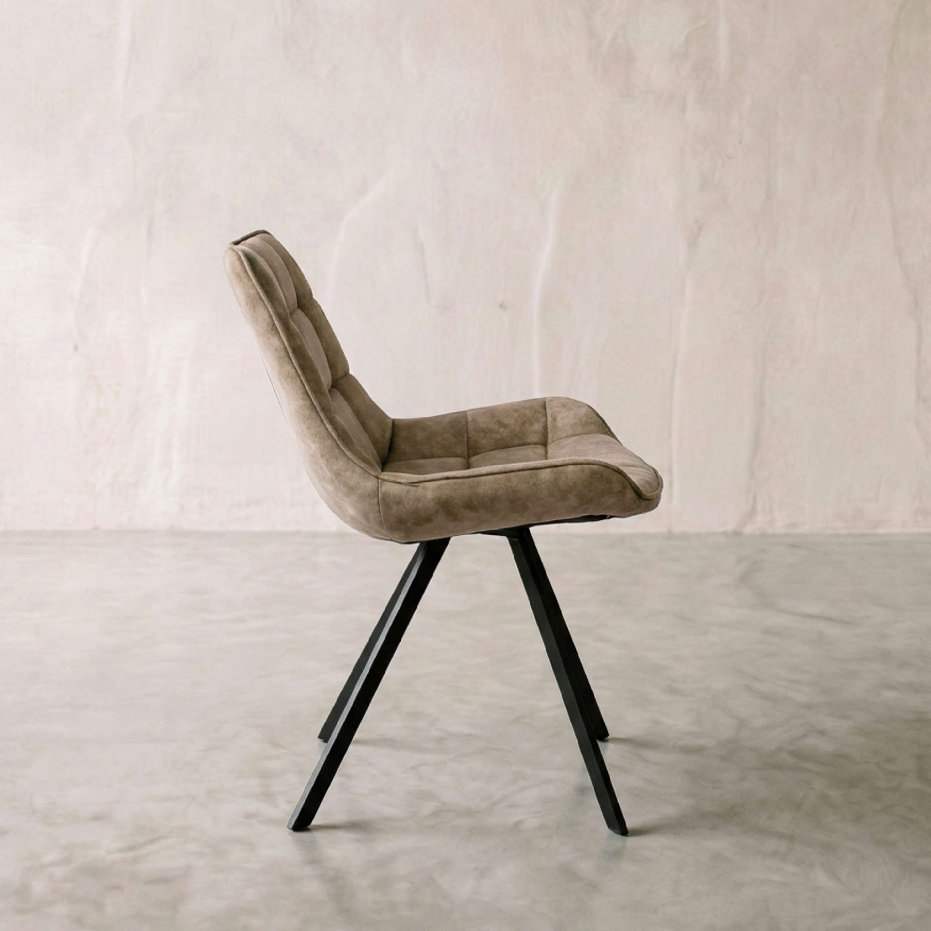 Silla de Comedor Vernon | Tejido Color Grey y Patas Negras