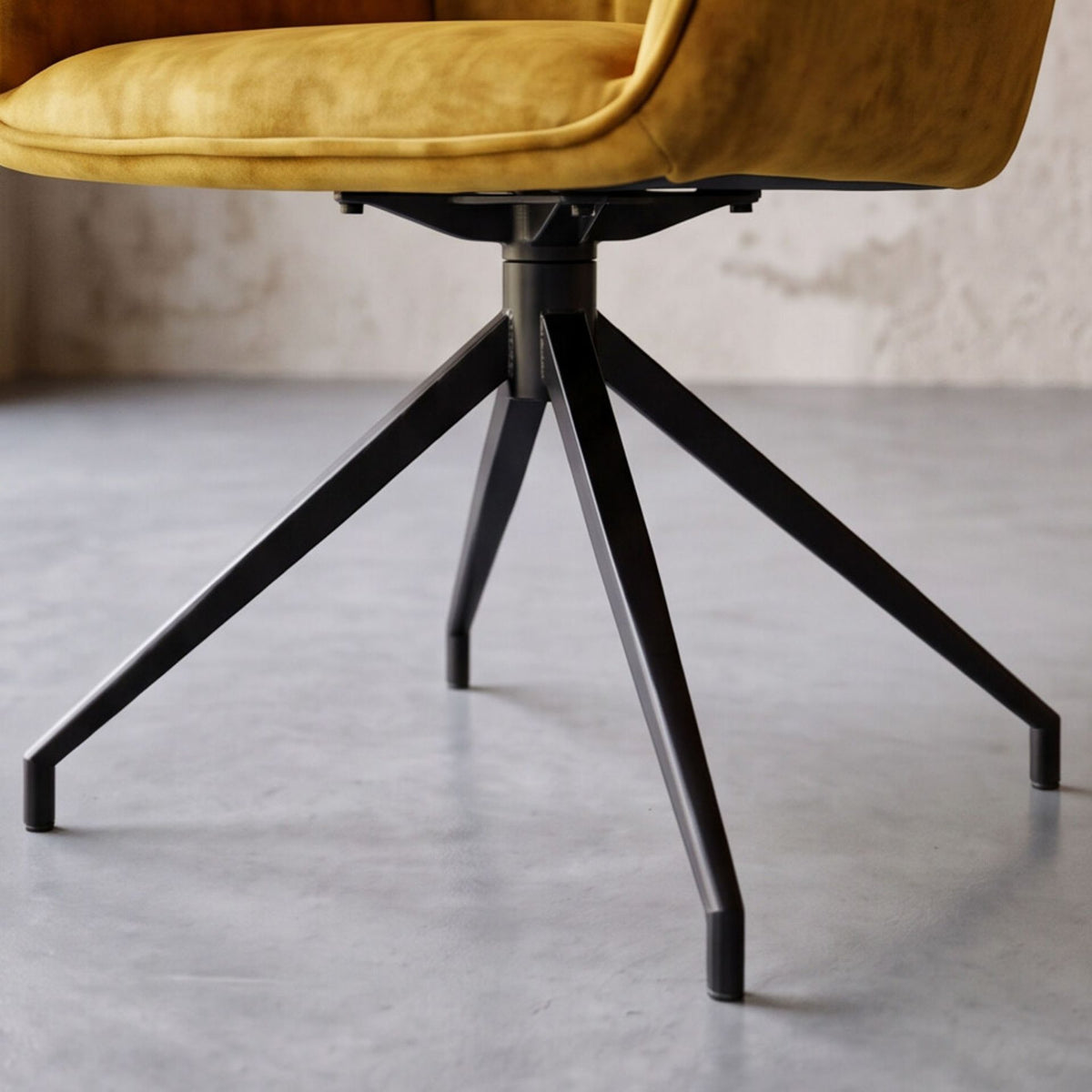 Silla de comedor con brazos Luxton Gold | Kubu