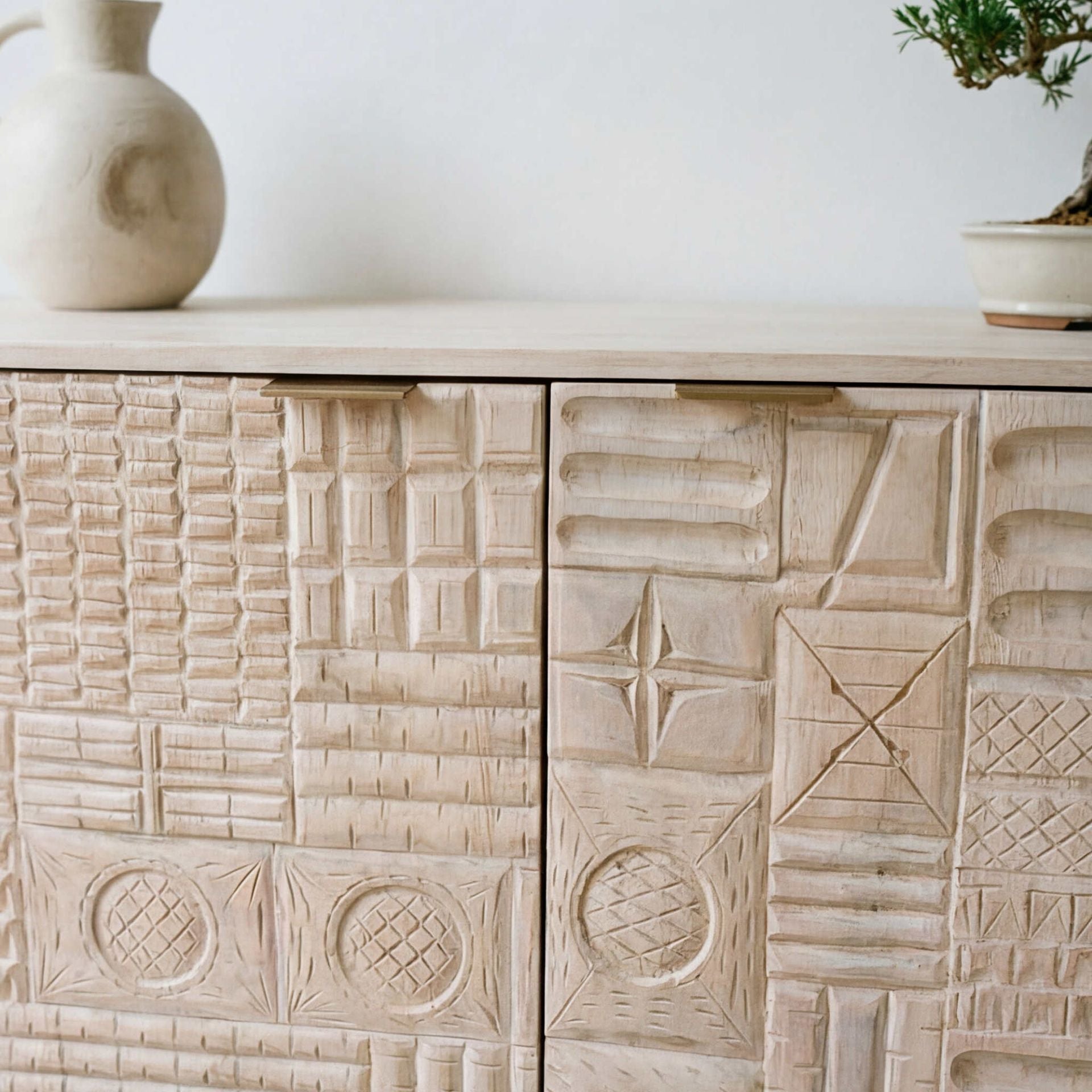 Aparador de Madera de Mango Maya 90 cm | Diseño de 2 Puertas | KUBU #