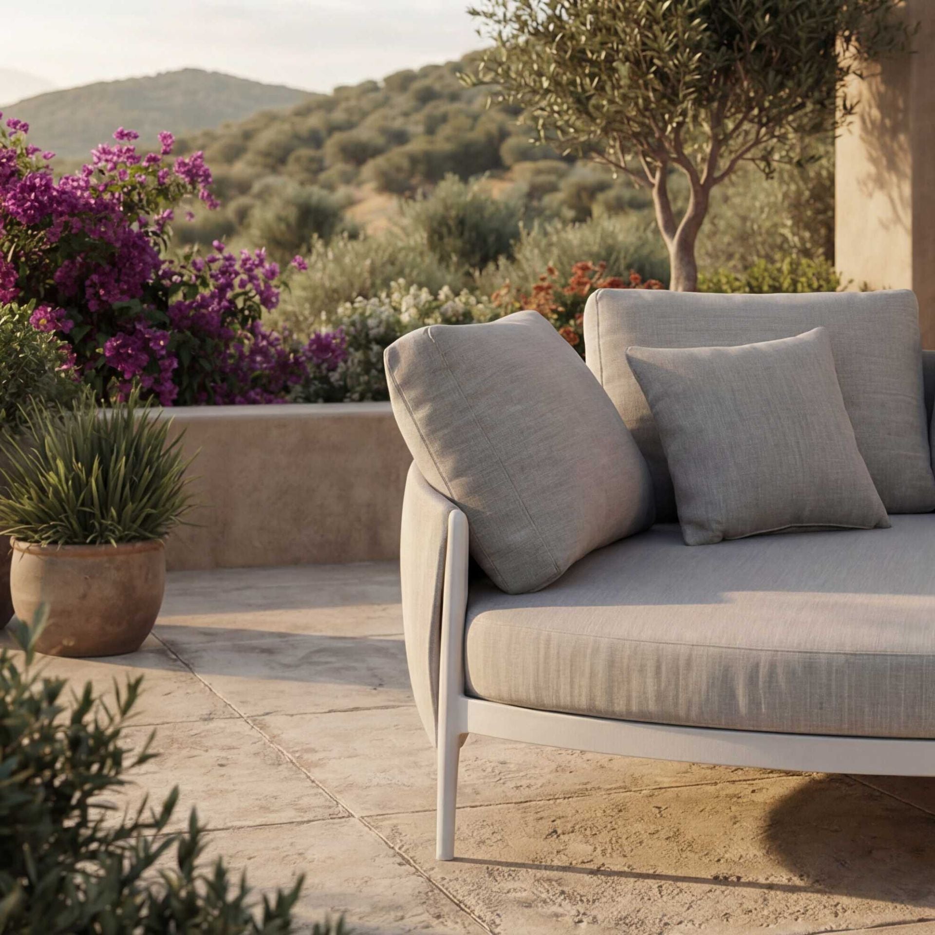 Daybed Attica aluminio blanco y textil gris claro. | Kubu #