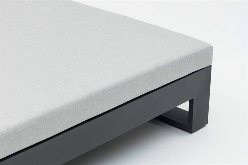 Daybed Niland aluminio antracita y textil gris medio | Kubu #