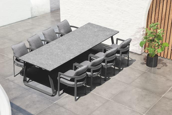 Mesa de comedor Babylon 220X100 cm aluminio antracita y cristal cerámico gris oscuro | Kubu #