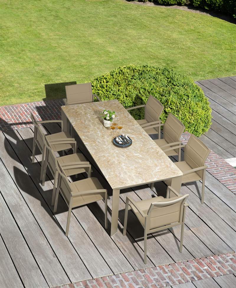 Mesa de comedor Orick 210*90 cm aluminio taupe y cristal cerámico beige. | Kubu #