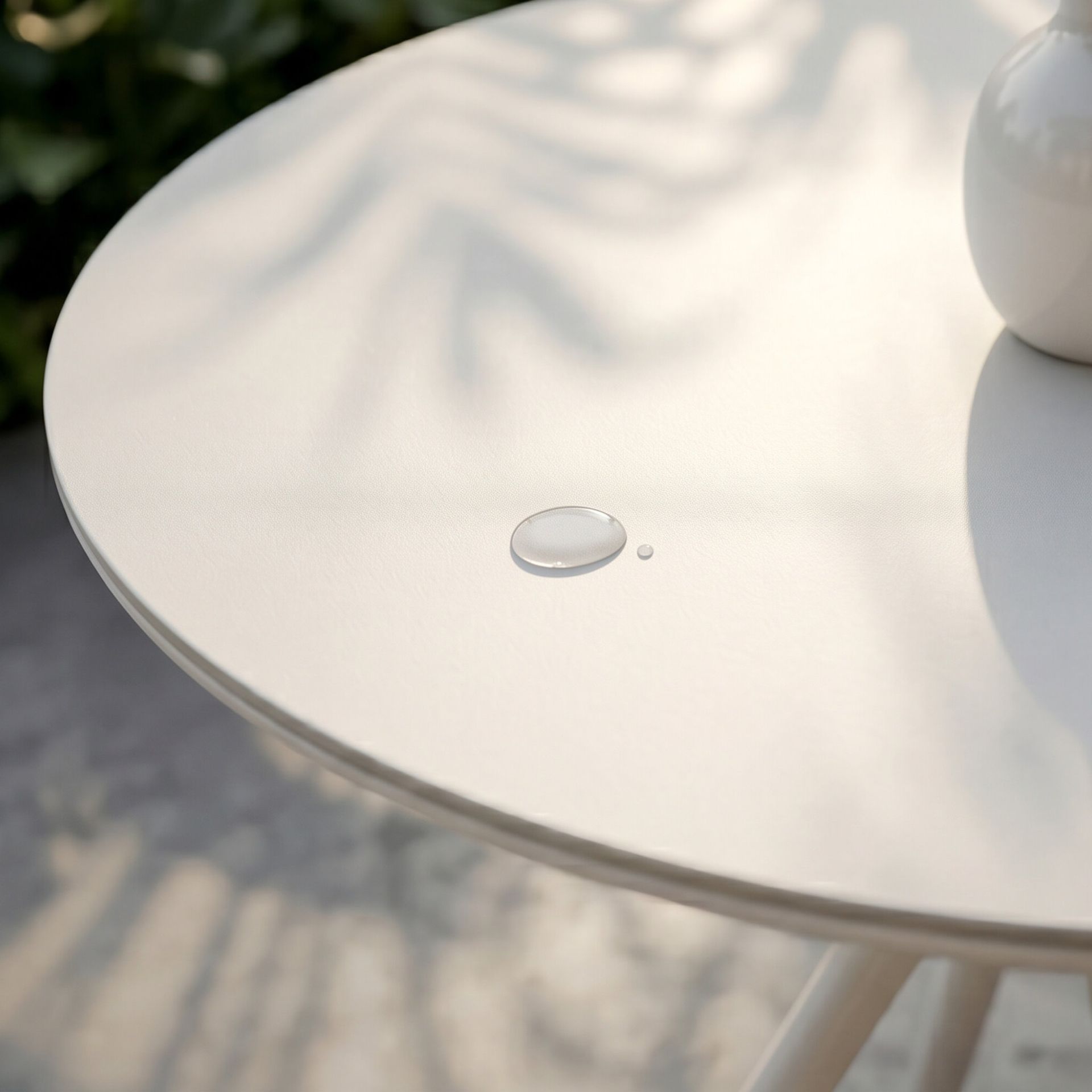 Mesa redonda Carson Ø 90 cm aluminio blanco top mesa porcelánico gris. | Kubu #
