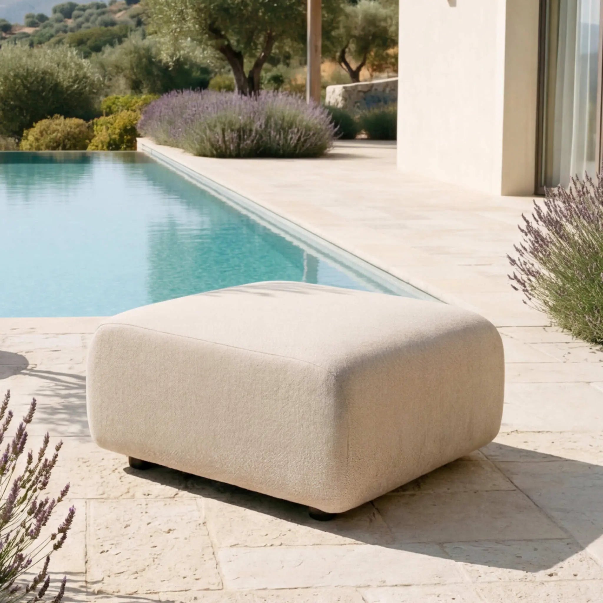 Puff Exterior Riverside: Elegancia y Durabilidad al Aire Libre | Kubu #