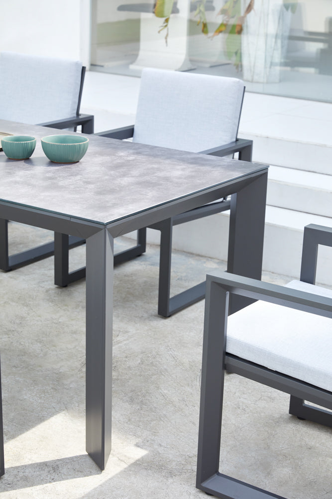 Sillón de comedor Onix aluminio antracita y cojinería gris medio | Kubu #