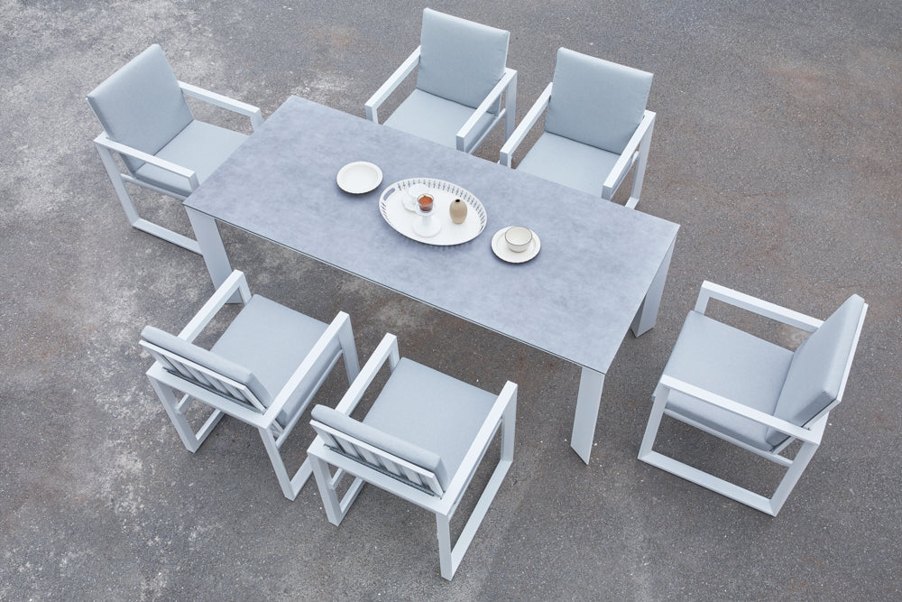 Sillón de comedor Onix aluminio blanco y cojinería gris claro | Kubu #
