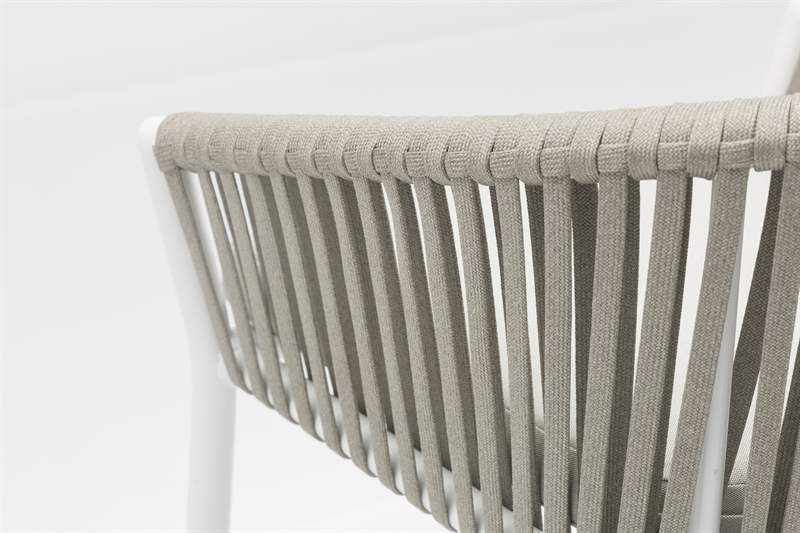 Sillón para barra de bar Ukiah aluminio blanco con cuerda y cojín greige | Kubu #