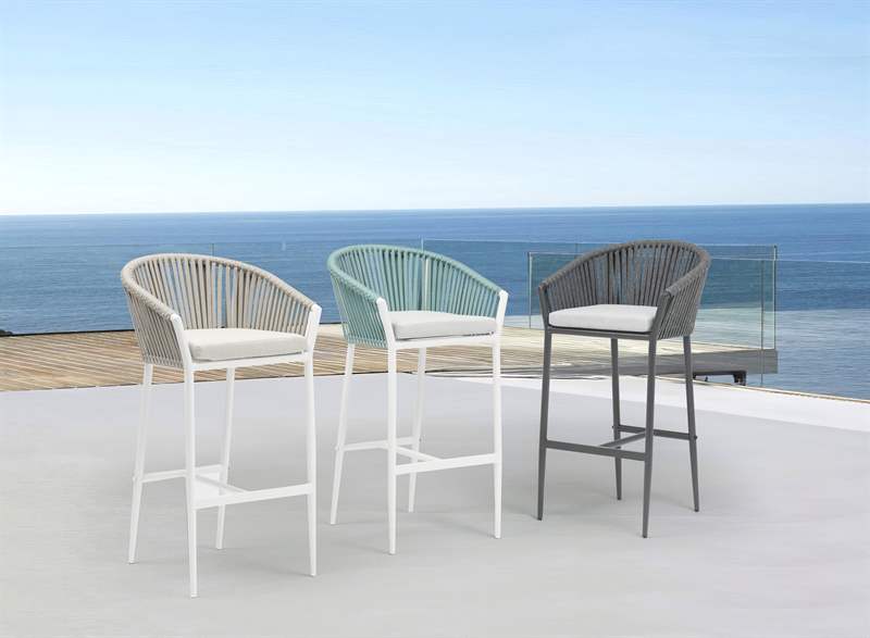 Sillón para barra de bar Ukiah aluminio y cuerda antracita con cojín gris medio. | Kubu #