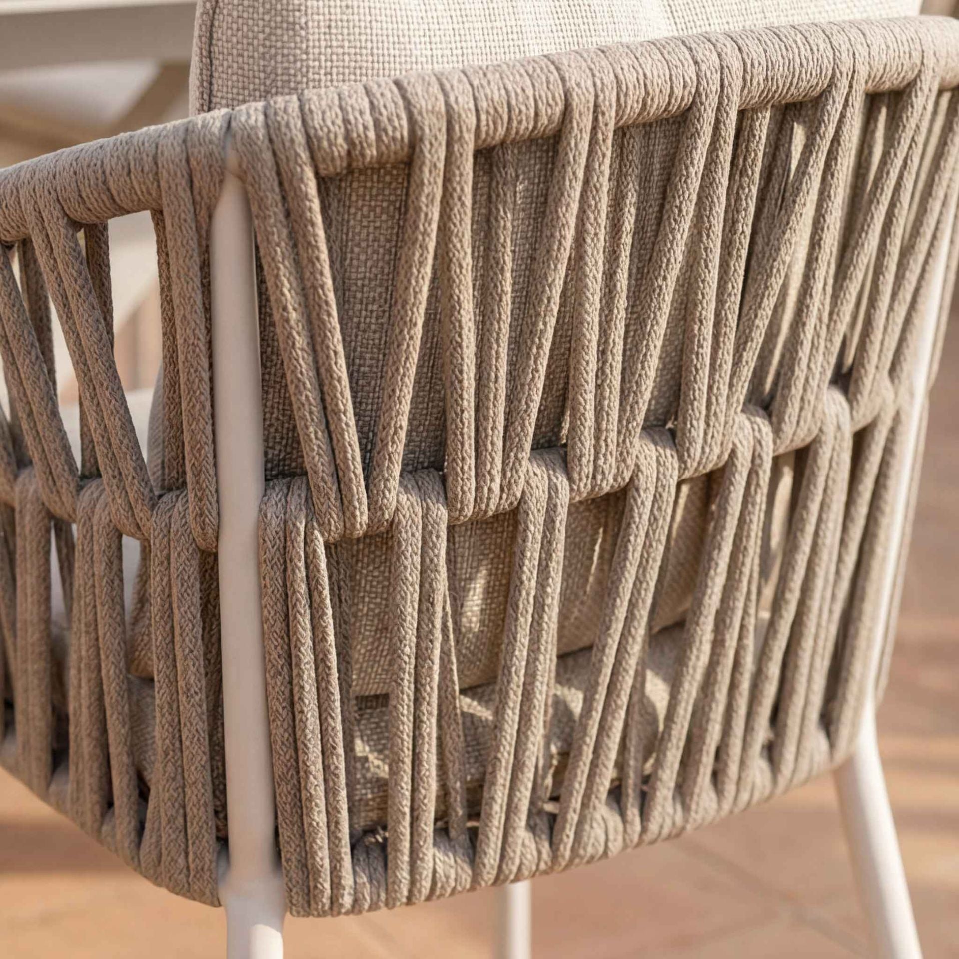 Silla de comedor Carson aluminio blanco textil beige | Kubu #