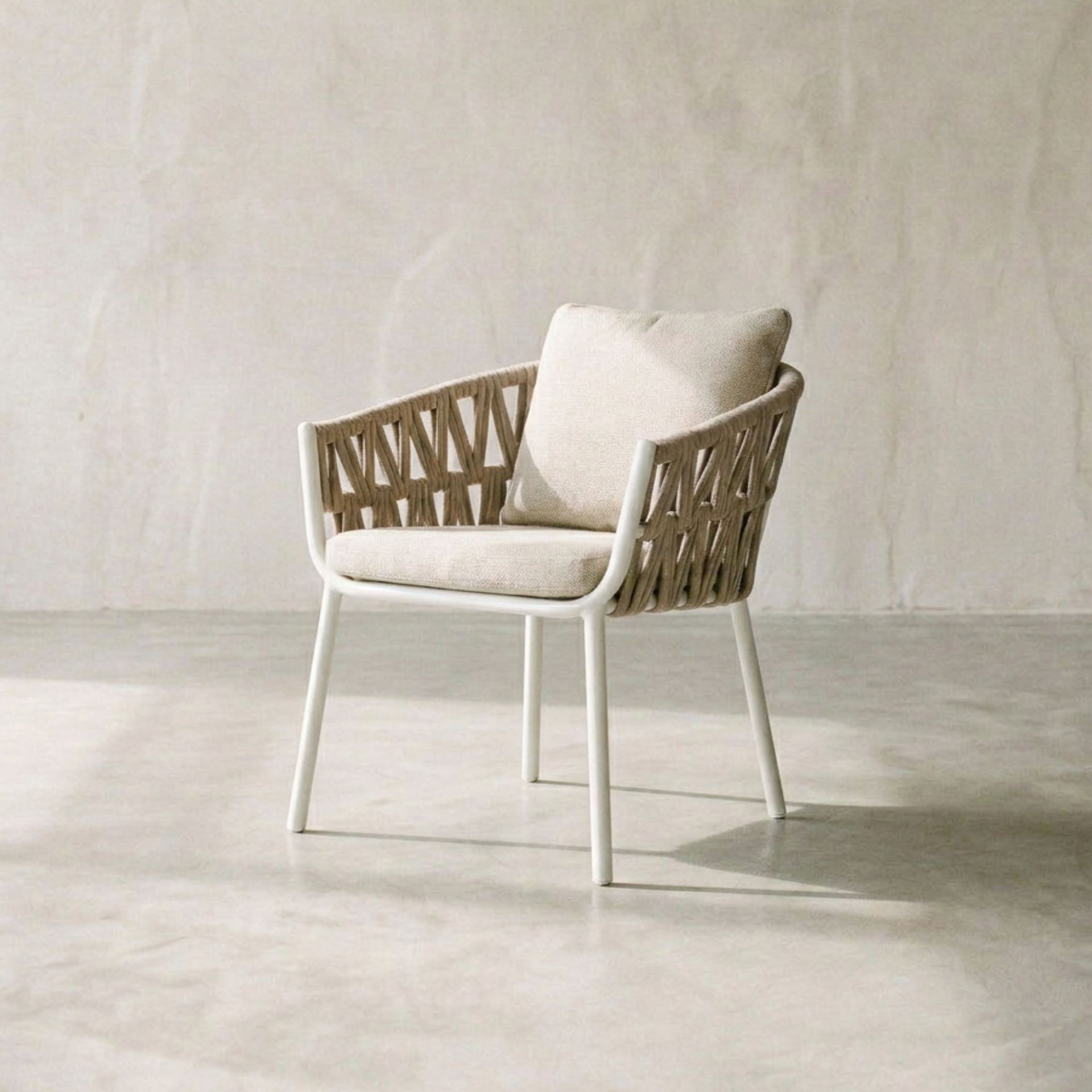 Silla de comedor Carson aluminio blanco textil beige | Kubu #