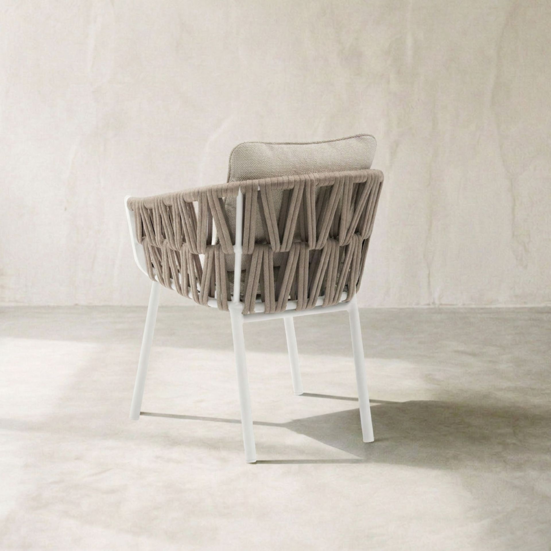 Silla de comedor Carson aluminio blanco textil beige | Kubu #
