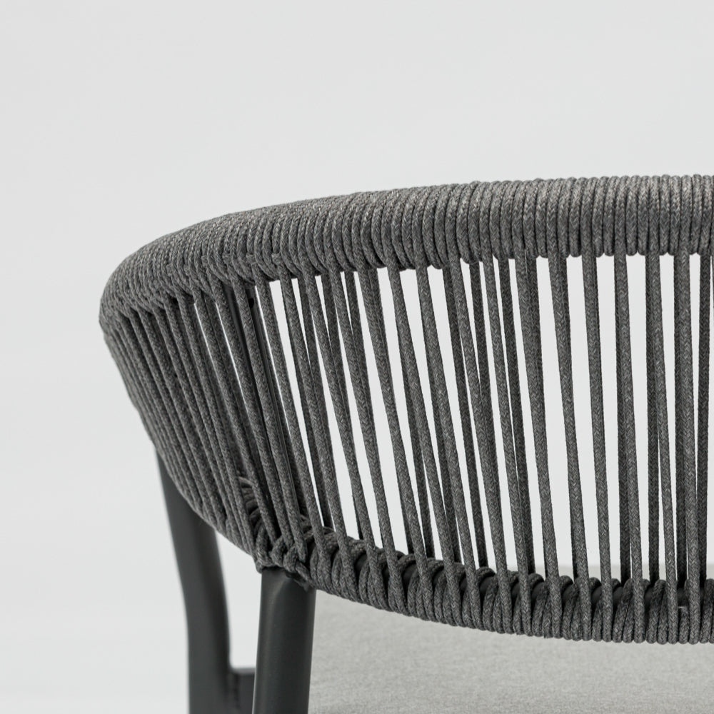 Silla de comedor Ross aluminio antracita cojín gris medio. | Kubu #