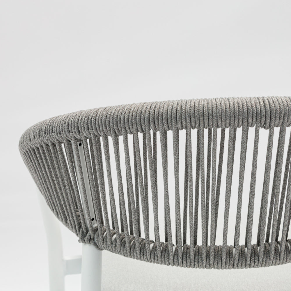 Silla de comedor Ross aluminio blanco con cojín gris claro | Kubu #