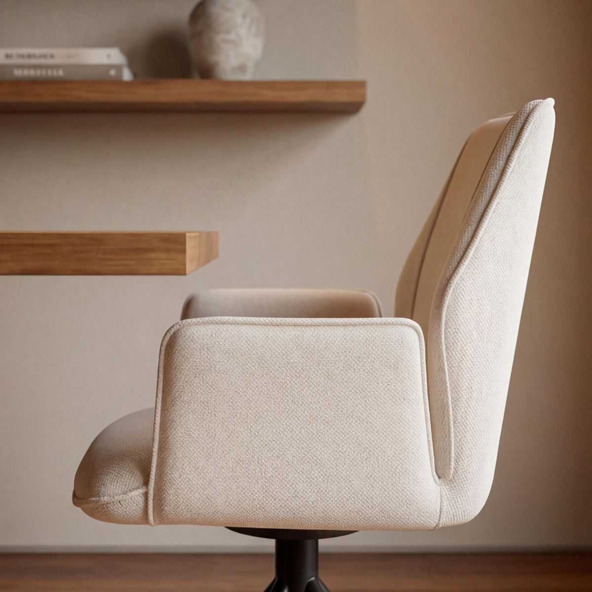 Silla de comedor con brazos Duncan Marfil | Diseño Vanguardista | KUBU #