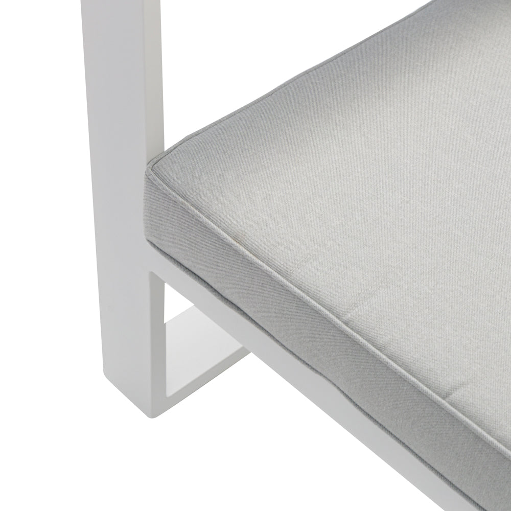 Sofá 3 plazas Niland aluminio blanco y cojinería gris claro | Kubu #