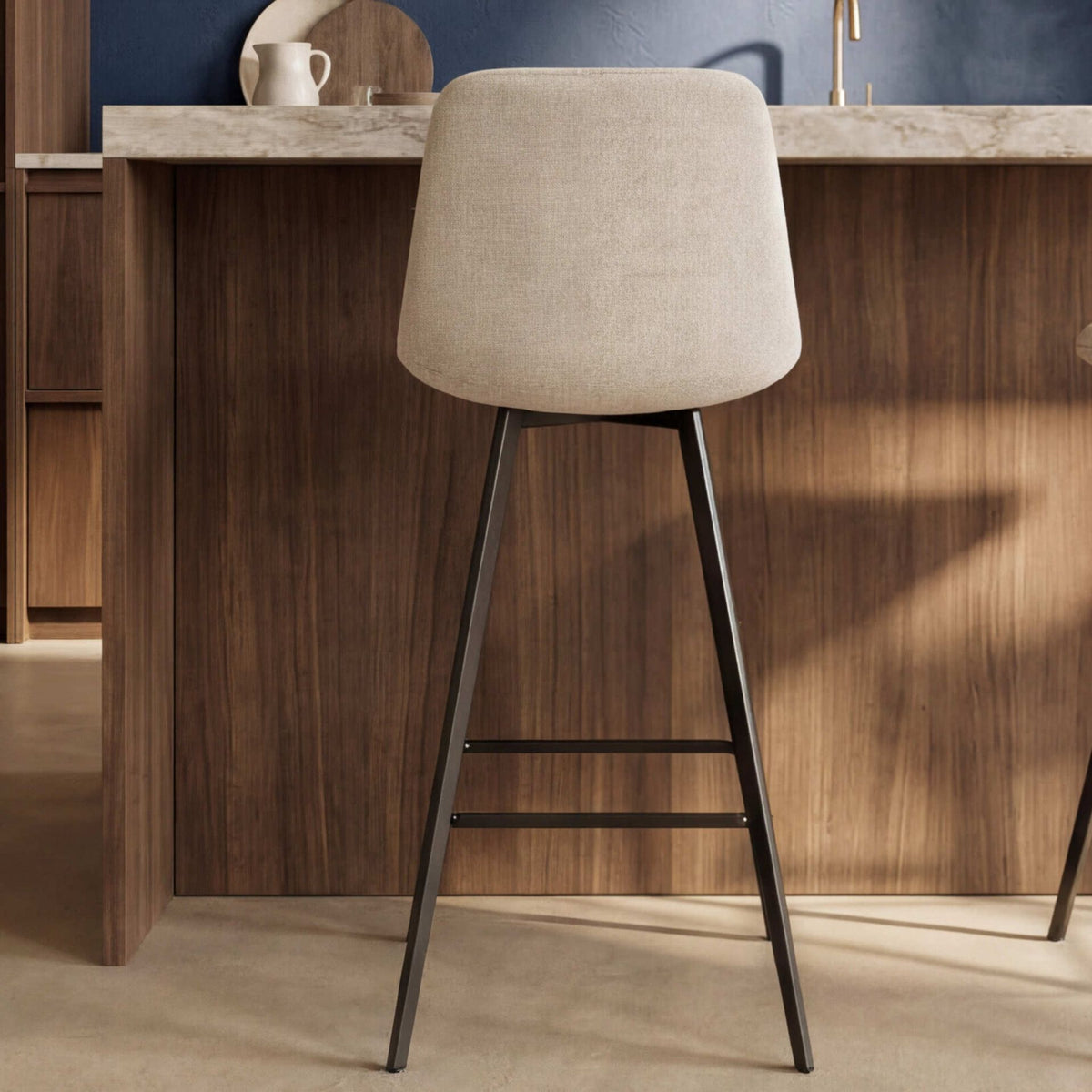 Taburete Alto Langley Marfil | Elegancia y Confort Atemporal | KUBU #