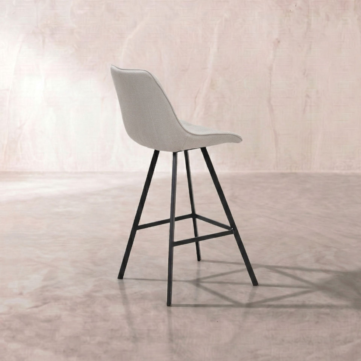 Taburete Alto Langley Marfil | Elegancia y Confort Atemporal | KUBU #