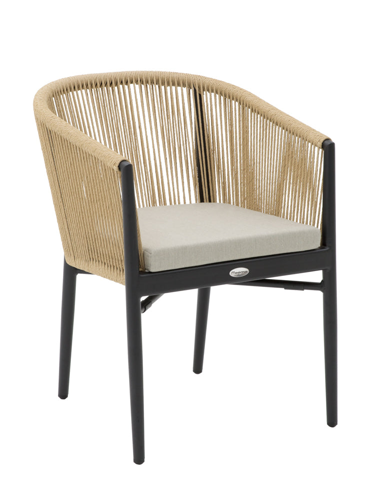Silla con brazos Fairlee aluminio negro y trenzado natural | Kubu #