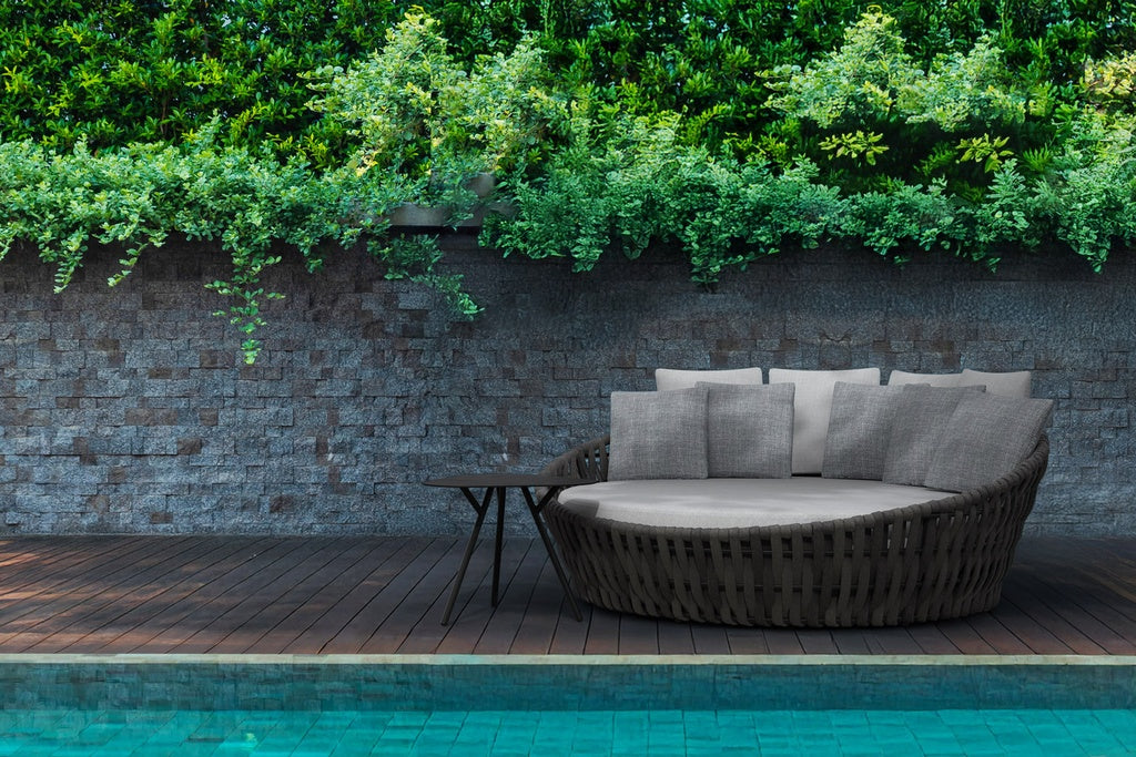 Daybed Meridian Antracita: Estilo y Confort al Aire Libre | Kubu #