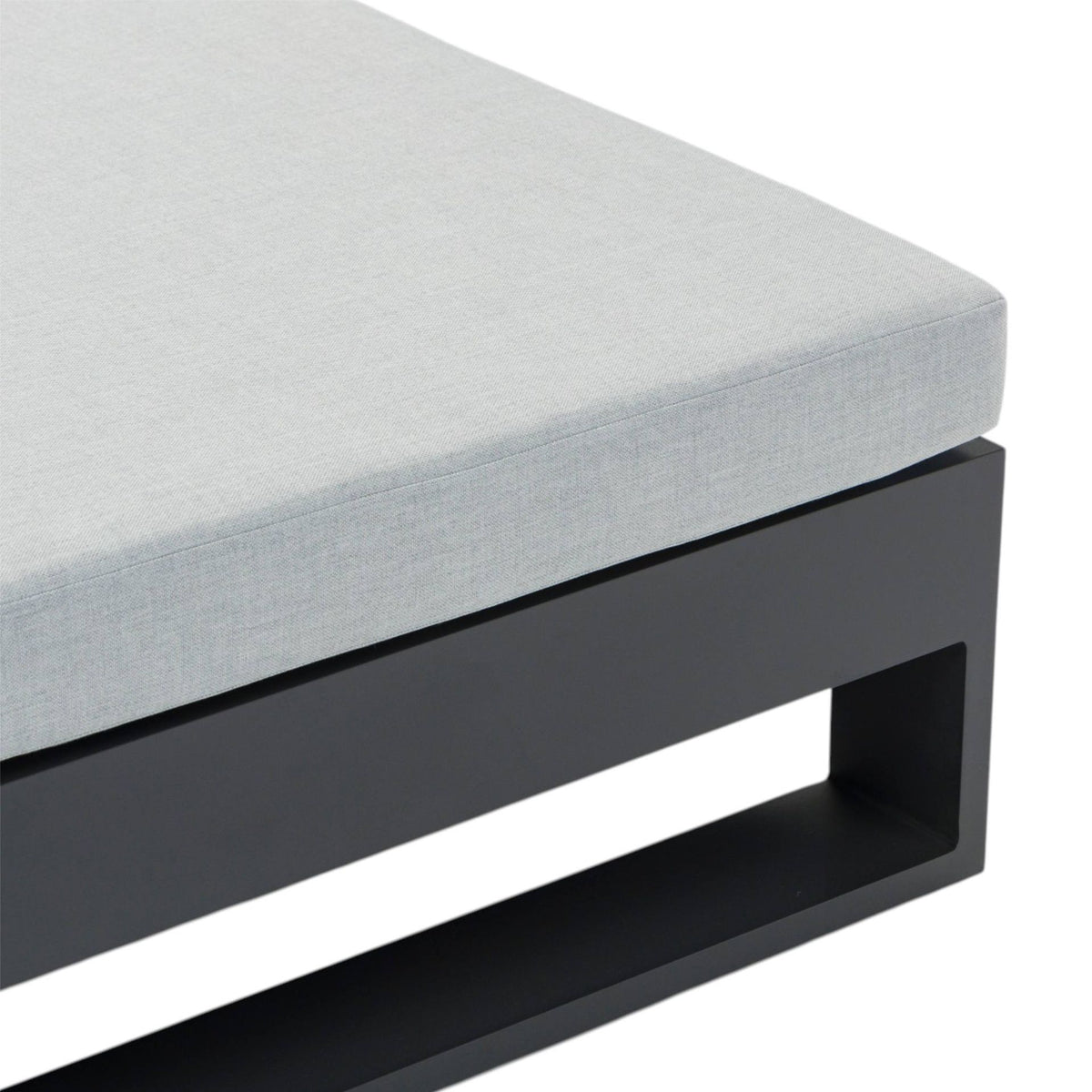 Daybed Niland aluminio antracita y textil gris medio | KUBU #