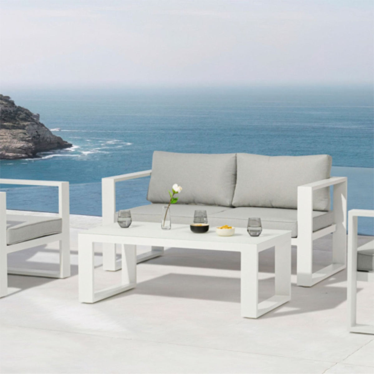 Mesa de Centro Niland Aluminio Blanco y Cristal Mate 120x60 cm | KUBU #