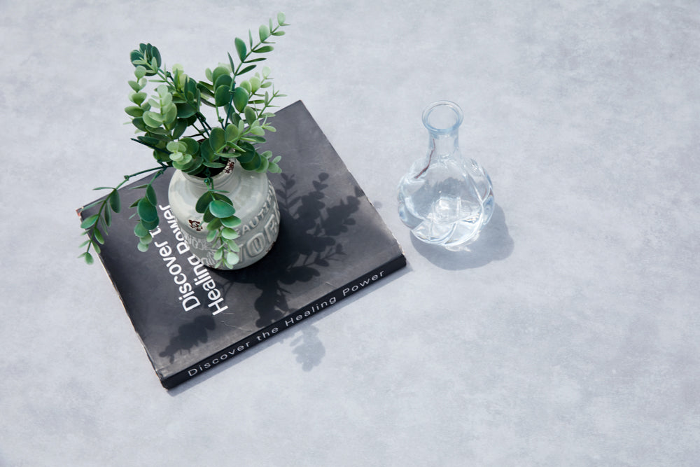 Mesa  de centro Onix aluminio blanco cristal cerámico gris claro | Kubu #