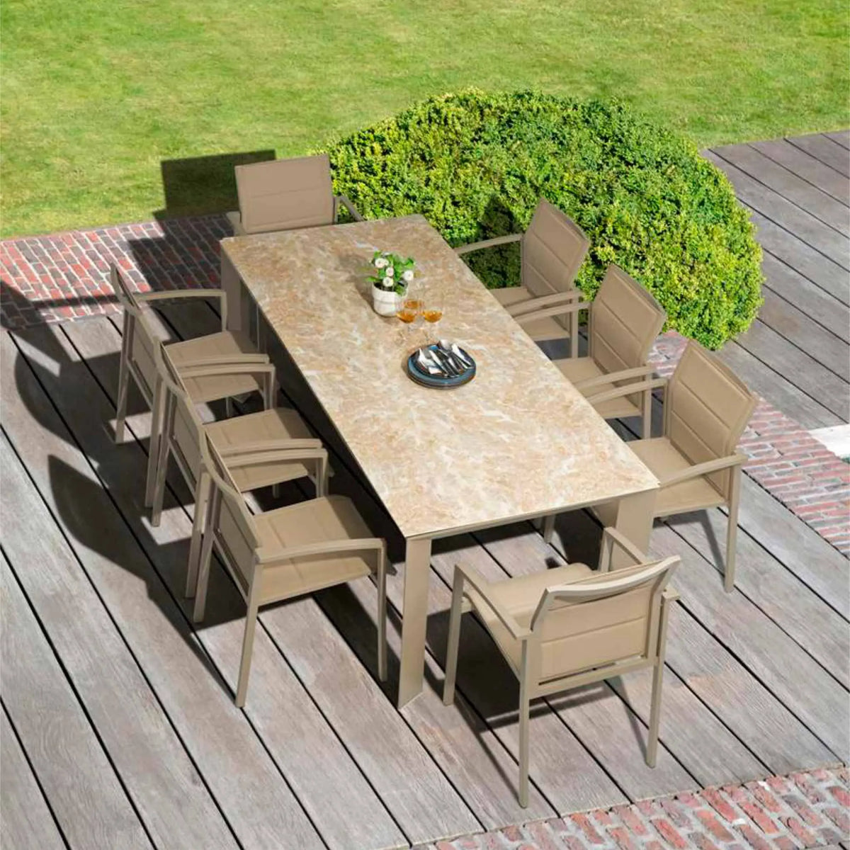 Mesa de comedor Orick 210*90 cm aluminio taupe y cristal cerámico beige. | KUBU #