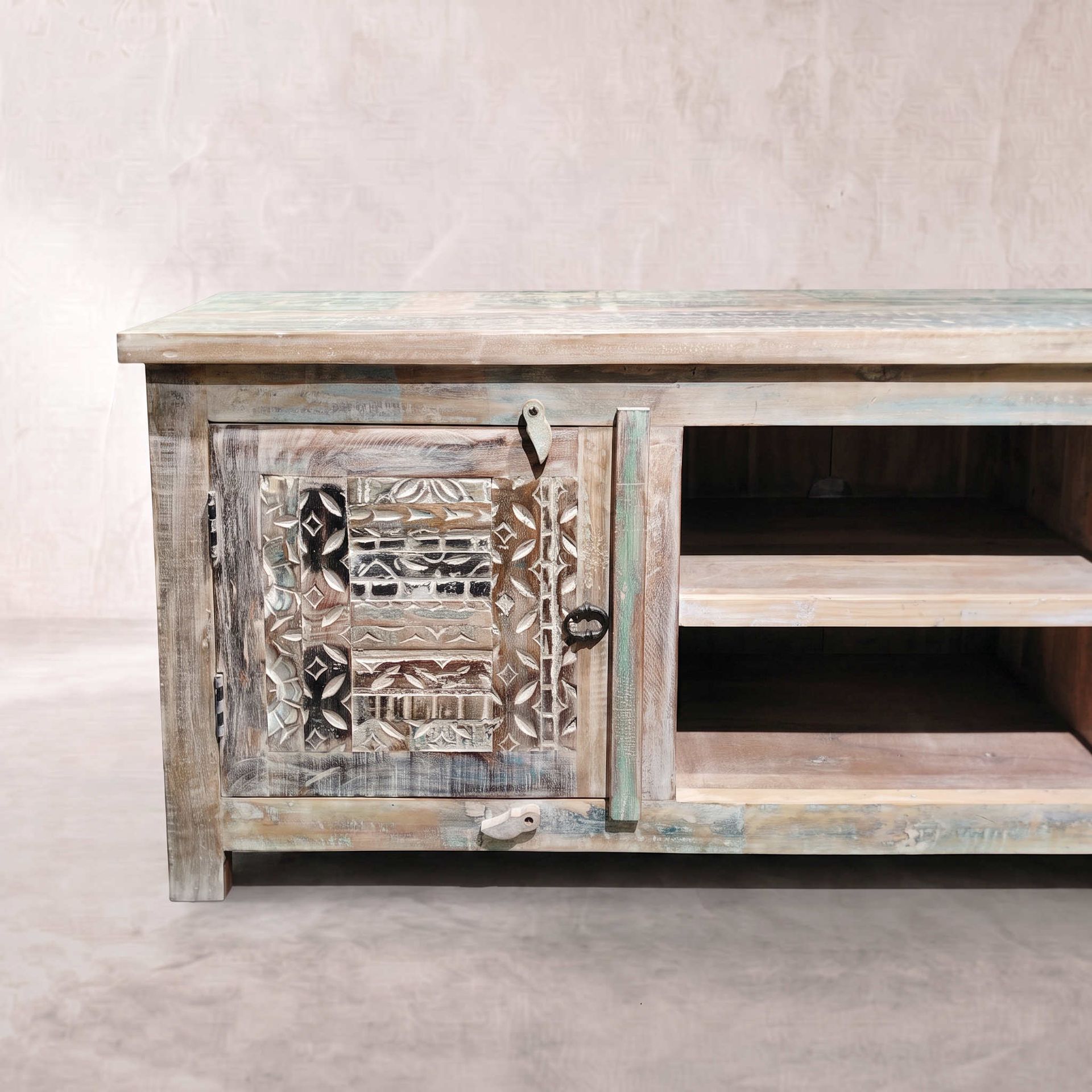 Mueble TV Alhmirah 2 puertas 160x43x60cm | Madera de Mango | KUBU #
