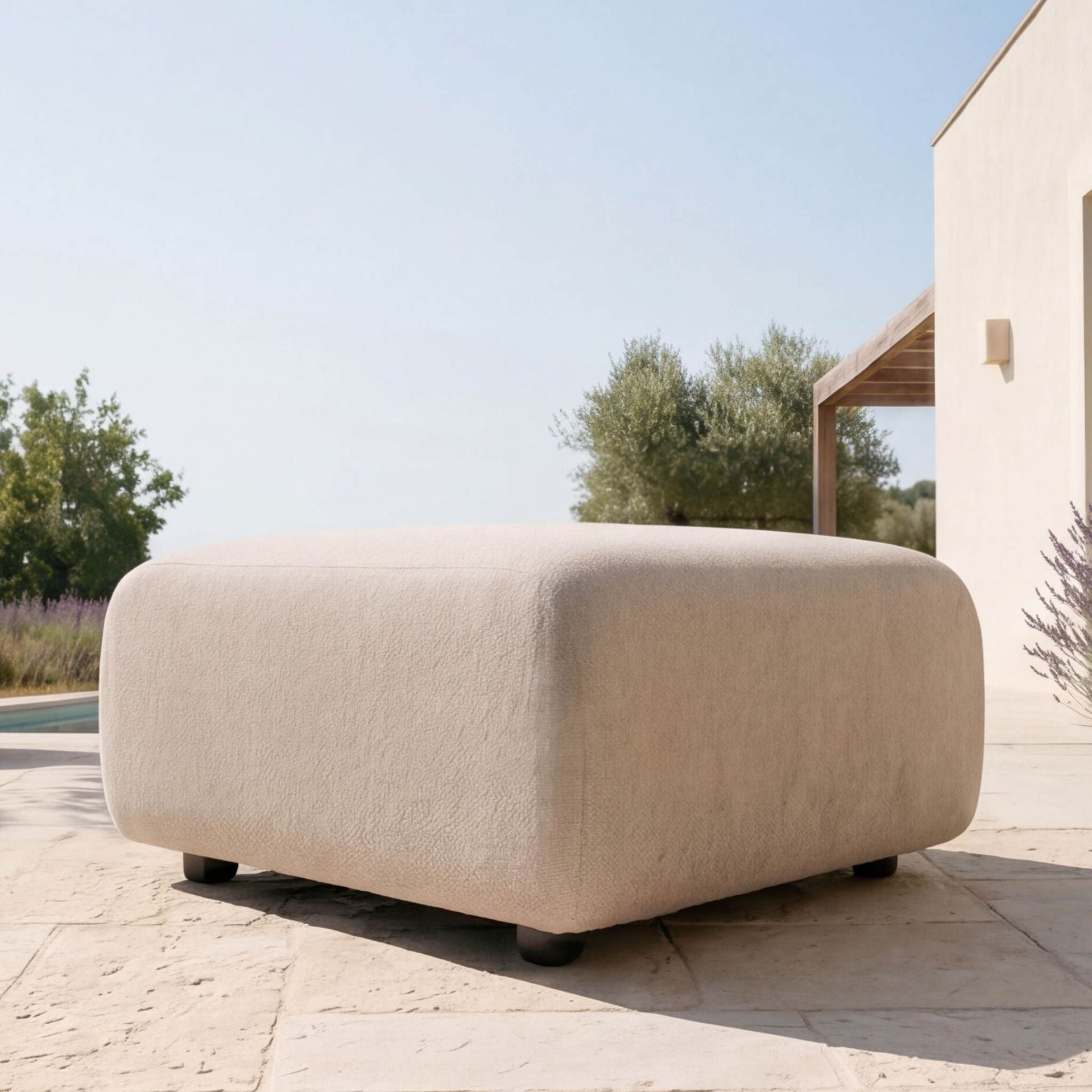 Puff Exterior Riverside: Elegancia y Durabilidad al Aire Libre | Kubu #