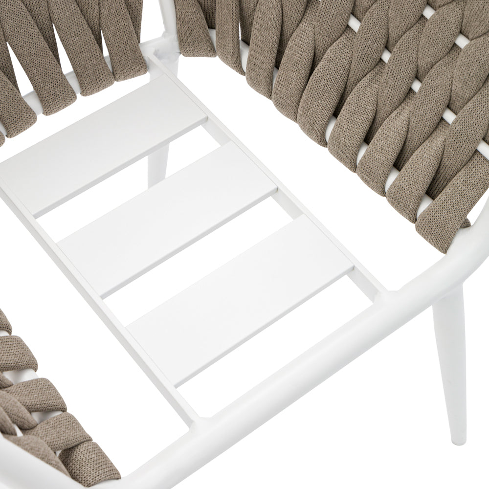 Sillón Meridian aluminio blanco cuerda greige y textil greige. | Kubu #