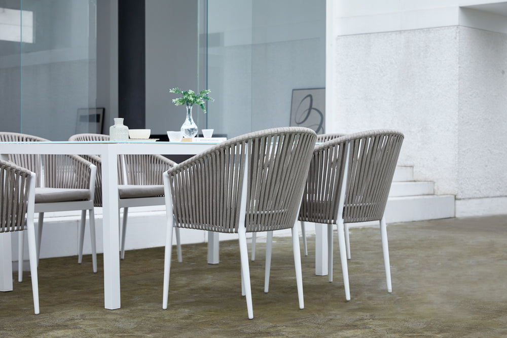 Sillón Ukiah aluminio blanco con cuerda y cojín greige | Kubu #
