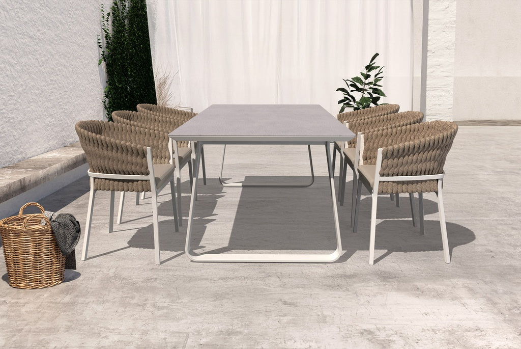 Sillón de comedor Anmore aluminio blanco y textil greige | Kubu #