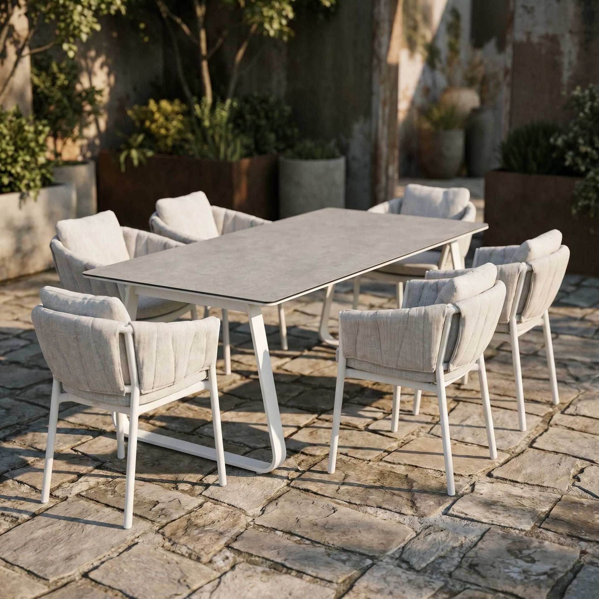 Sillón de comedor Attica aluminio blanco y textil gris claro | Kubu #