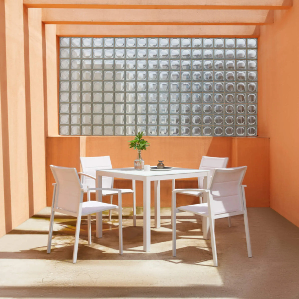 Sillón de comedor ORICK aluminio y textil blanco | KUBU #