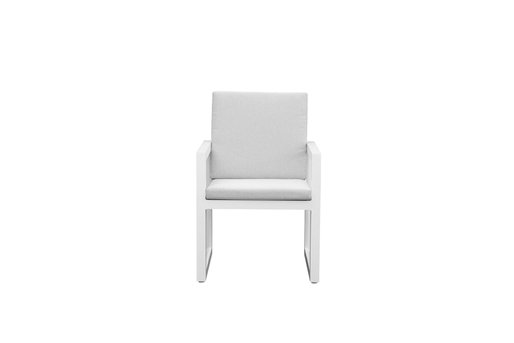 Sillón de comedor Onix aluminio blanco y cojinería gris claro | Kubu #