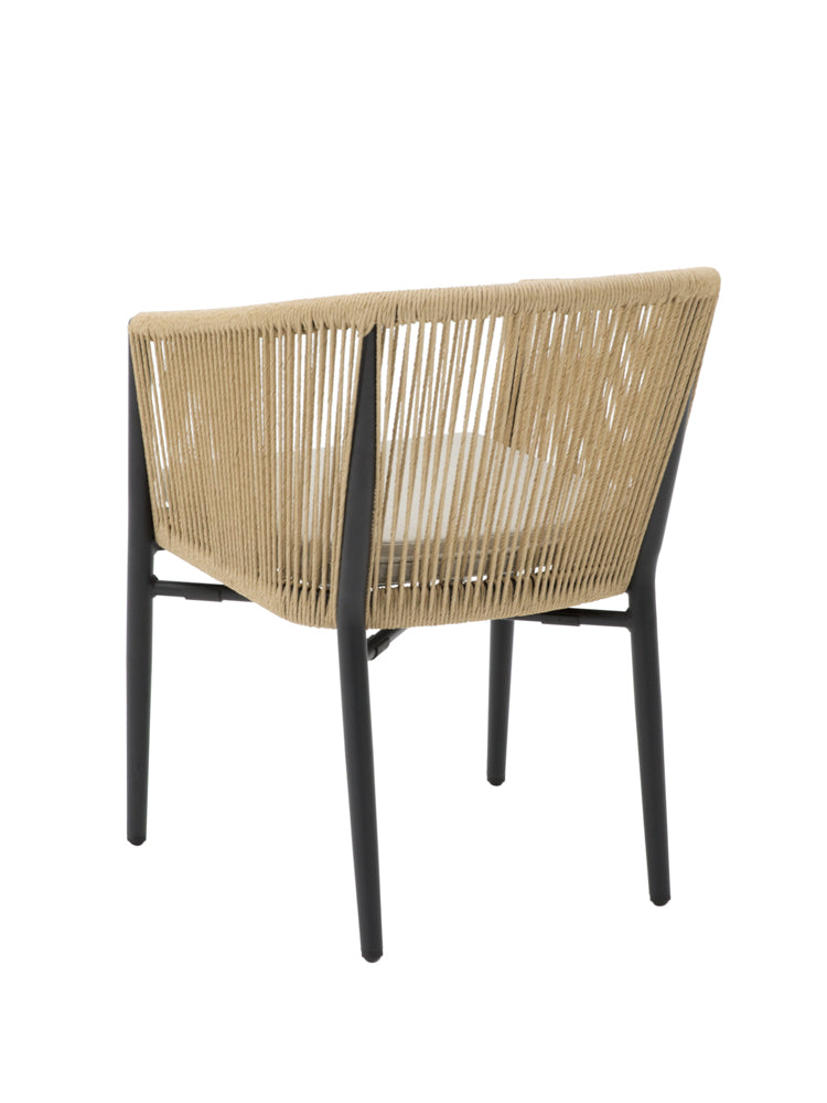 Silla con brazos Fairlee aluminio negro y trenzado natural | Kubu #