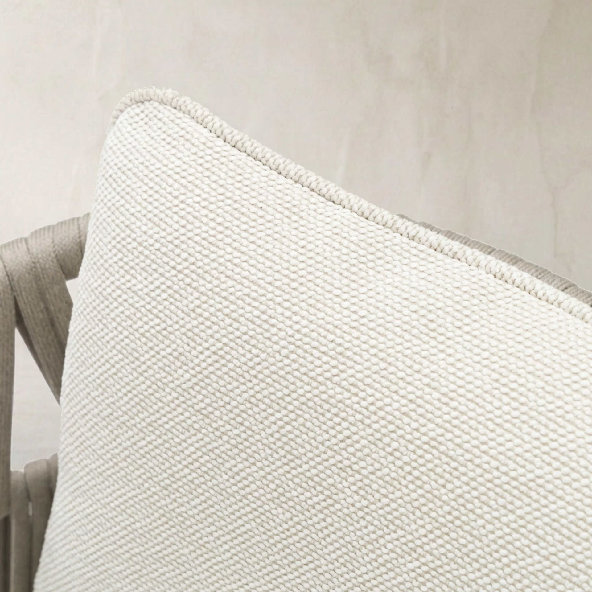 Silla de comedor Carson aluminio blanco textil beige | Kubu #