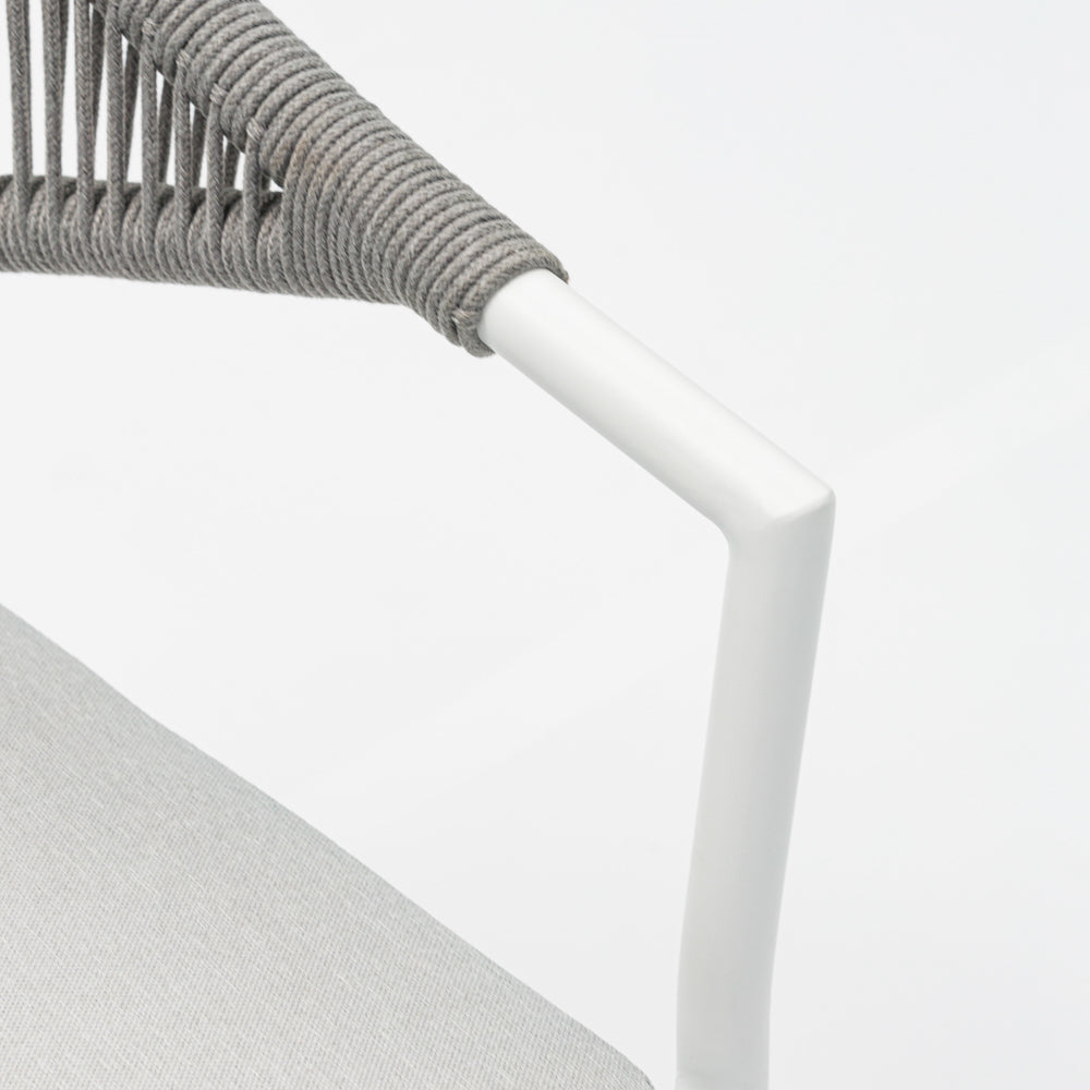 Silla de comedor Ross aluminio blanco con cojín gris claro | Kubu #