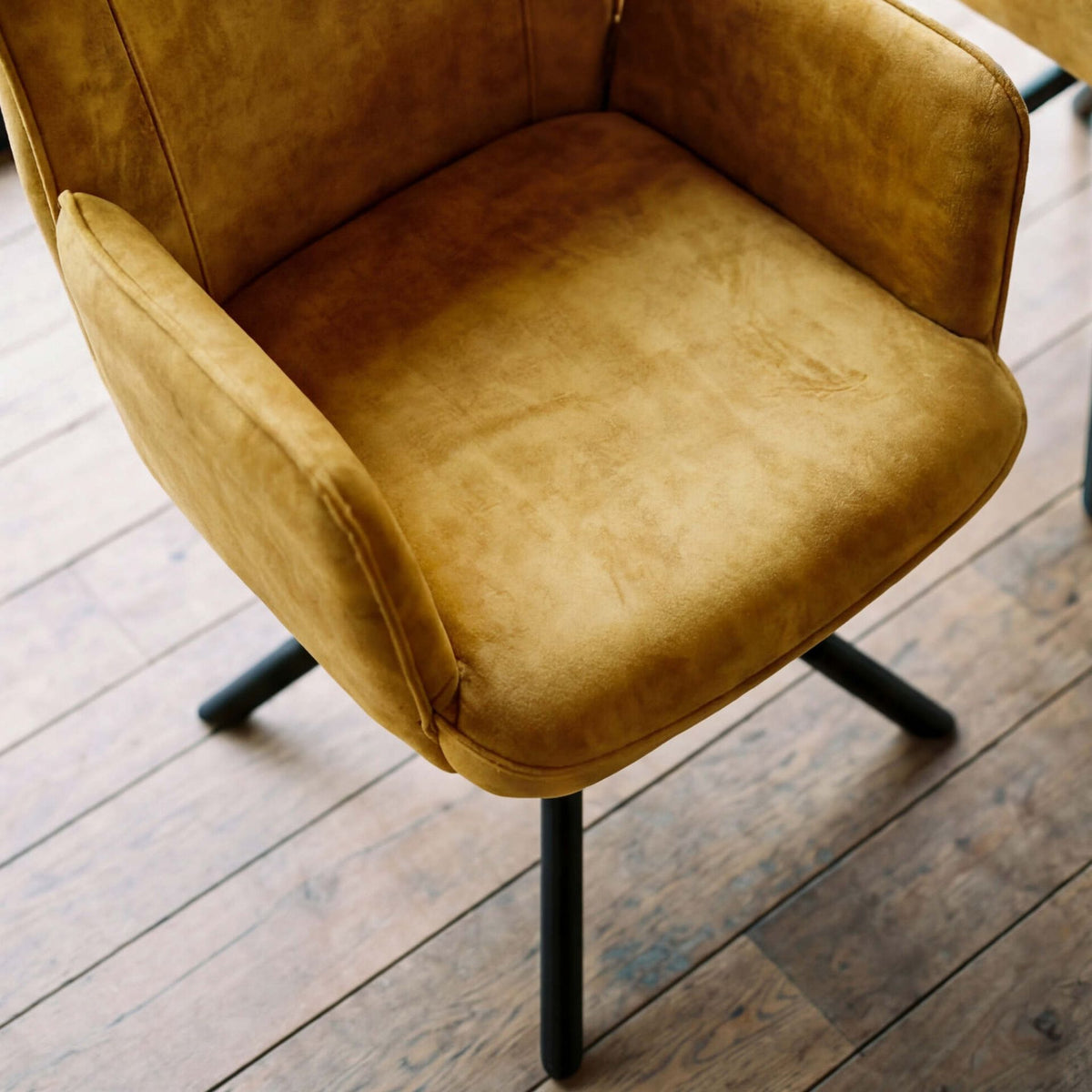 Silla de comedor con brazos Duncan Gold | Diseño Vanguardista | KUBU #