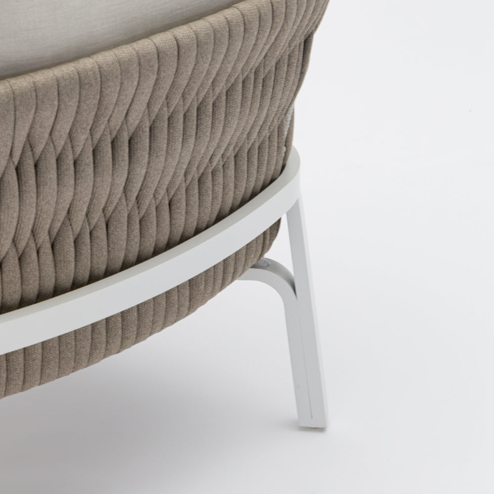 Sofá 1 plaza Anmore aluminio blanco textil  greige | Kubu #