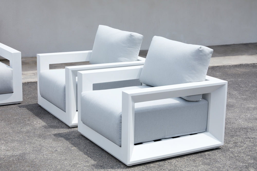 Sofá 1 plaza Onix aluminio blanco cojinería gris claro | Kubu #