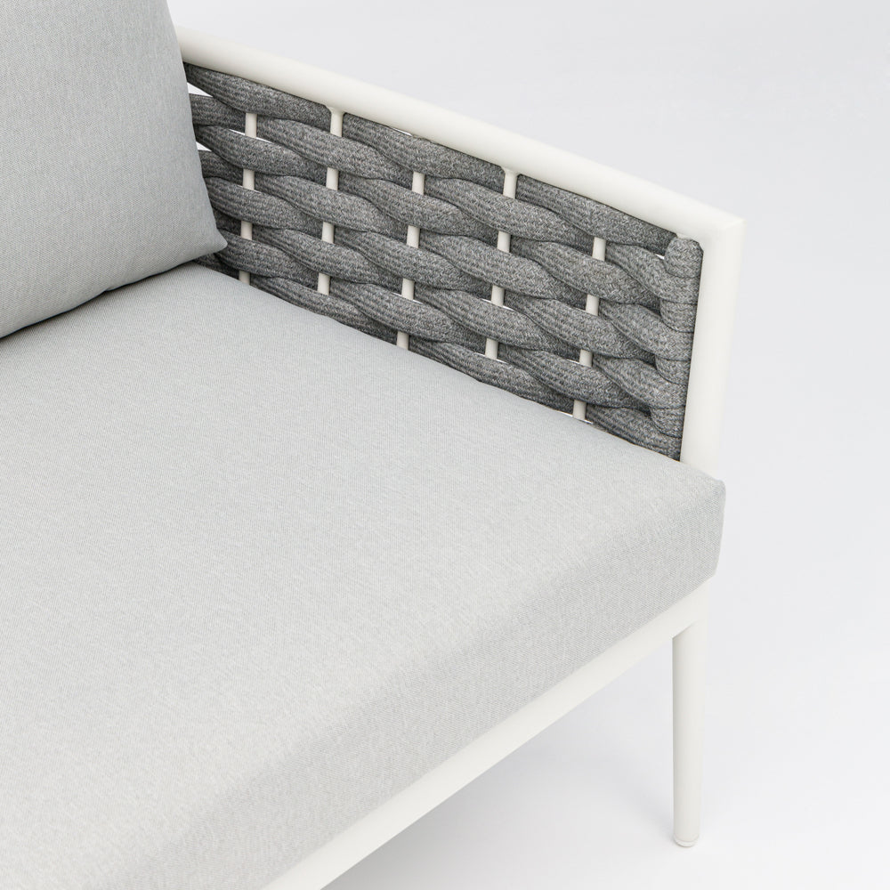 Sofá 2 plazas Walga aluminio blanco cojín gris claro | Kubu #