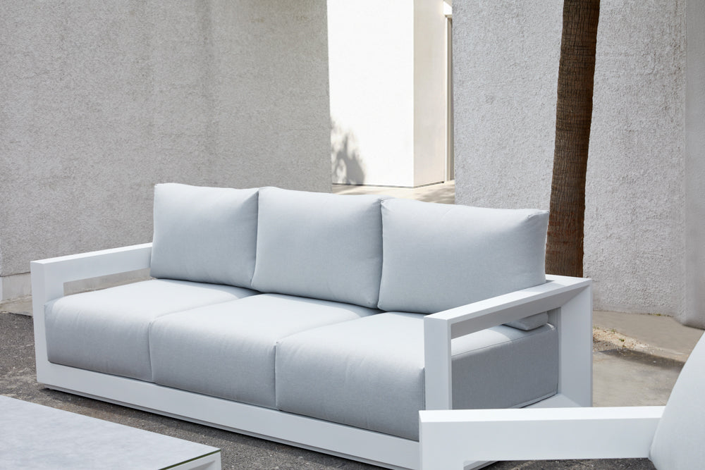Sofá 3 plazas Onix aluminio blanco cojinería gris claro | Kubu #