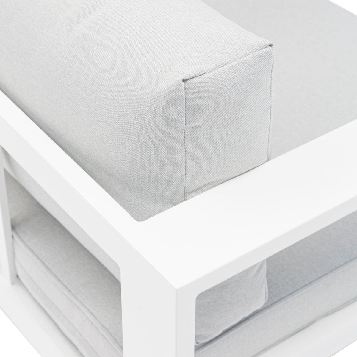 Sofá Individual Niland Aluminio Blanco y Cojines Gris Claro | KUBU #