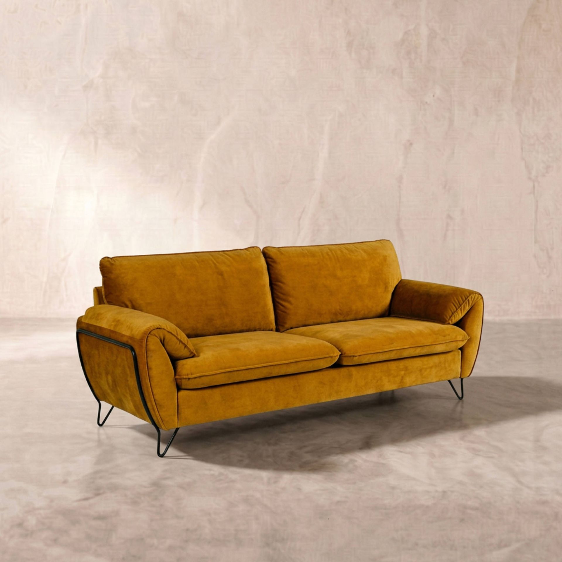 Sofá Lucaston 3 Plazas Gold | Tela Decent | KUBU #