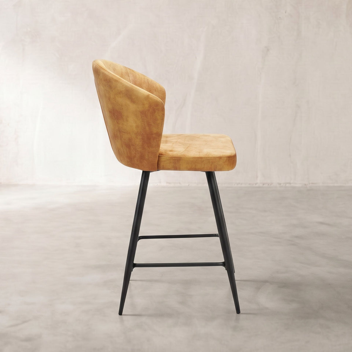 Taburete Alto Langford Gold | Confort y estilo | KUBU #