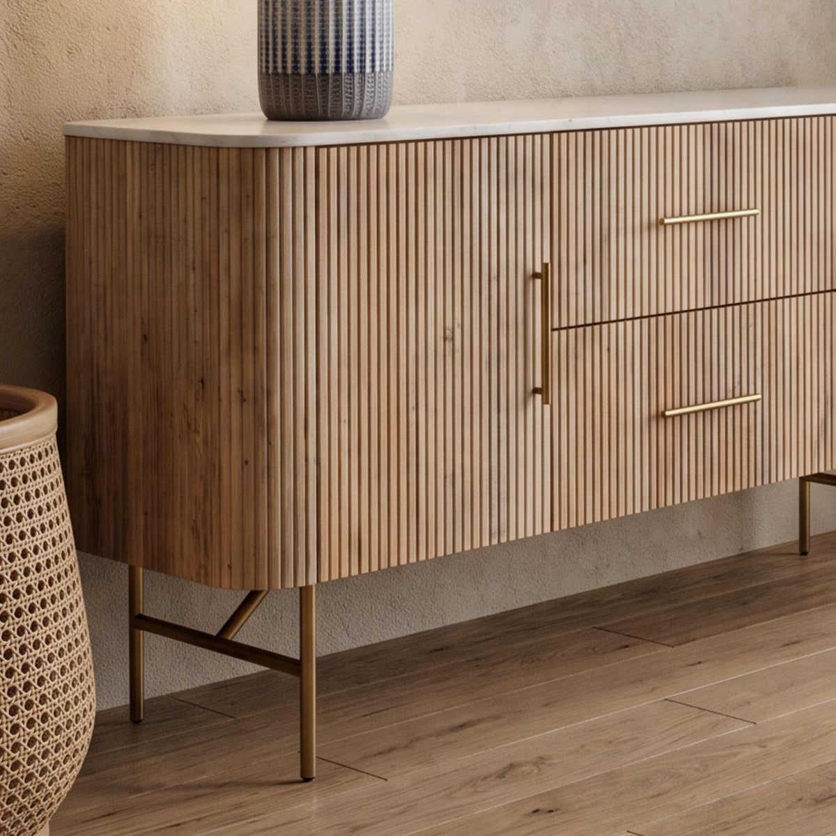 Aparador Bristol 2 Puertas / 2 cajones 150x47x84cm | Madera de Mango y Mármol Blanco | KUBU #