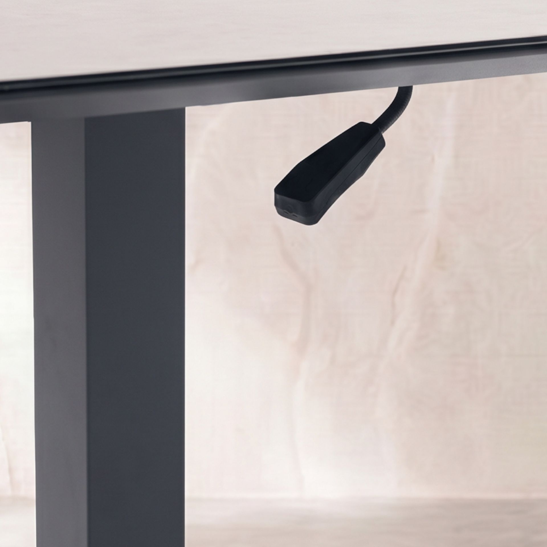 Mesa elevable Isabela cristal cerámico gris claro | kubu #